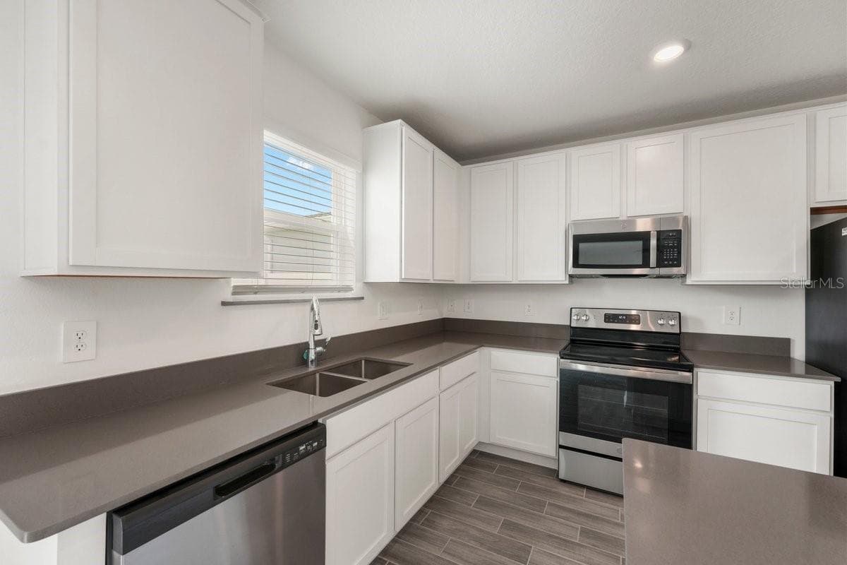 Single Family Residence at 3096 BLUE BONNET LN, OSTEEN, photo 5 of 37