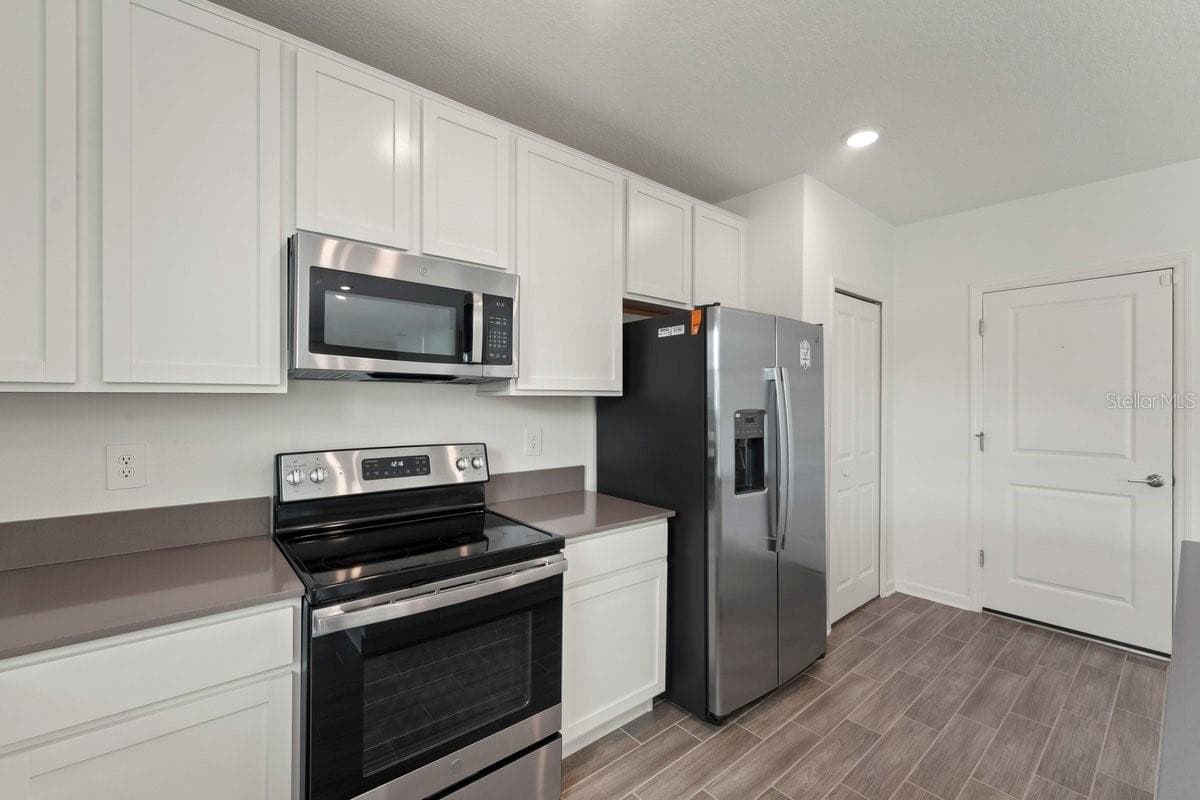 Single Family Residence at 3096 BLUE BONNET LN, OSTEEN, photo 6 of 37