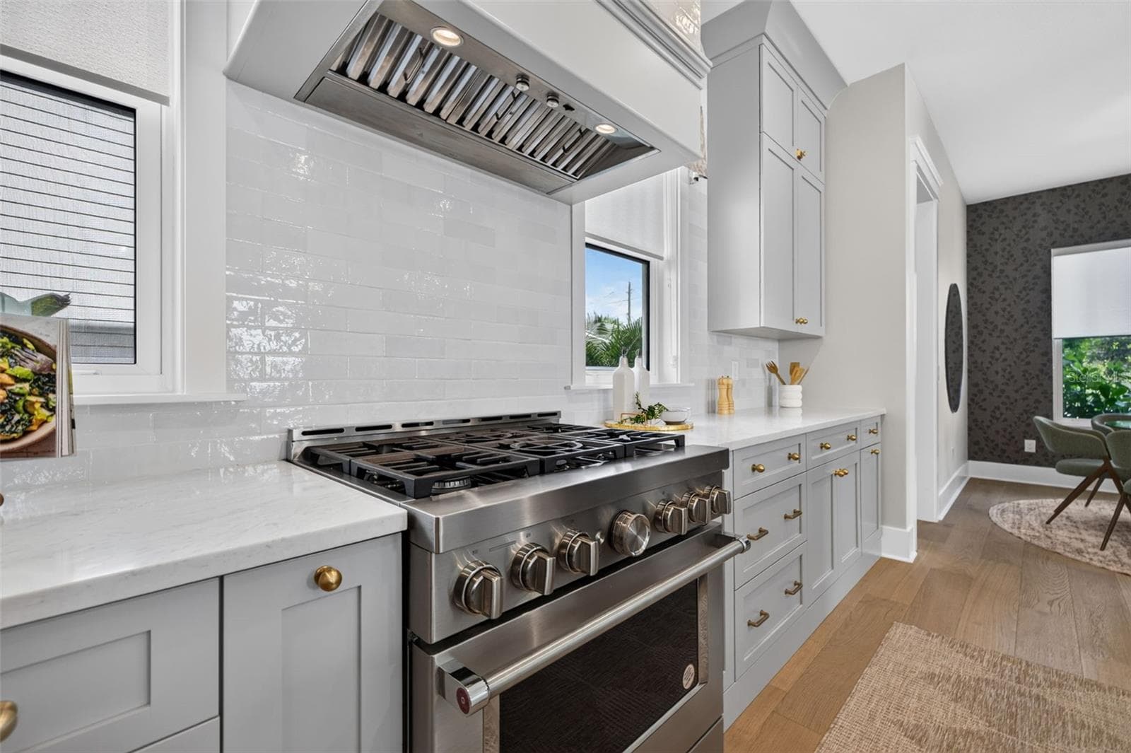 Single Family Residence at 2525 DARTMOUTH AVE N, ST PETERSBURG, photo 21 of 122