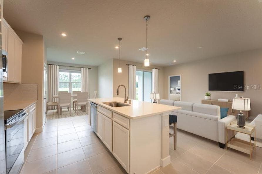 Single Family Residence at 5315 CASTELLO AVE, AUBURNDALE, photo 3 of 15