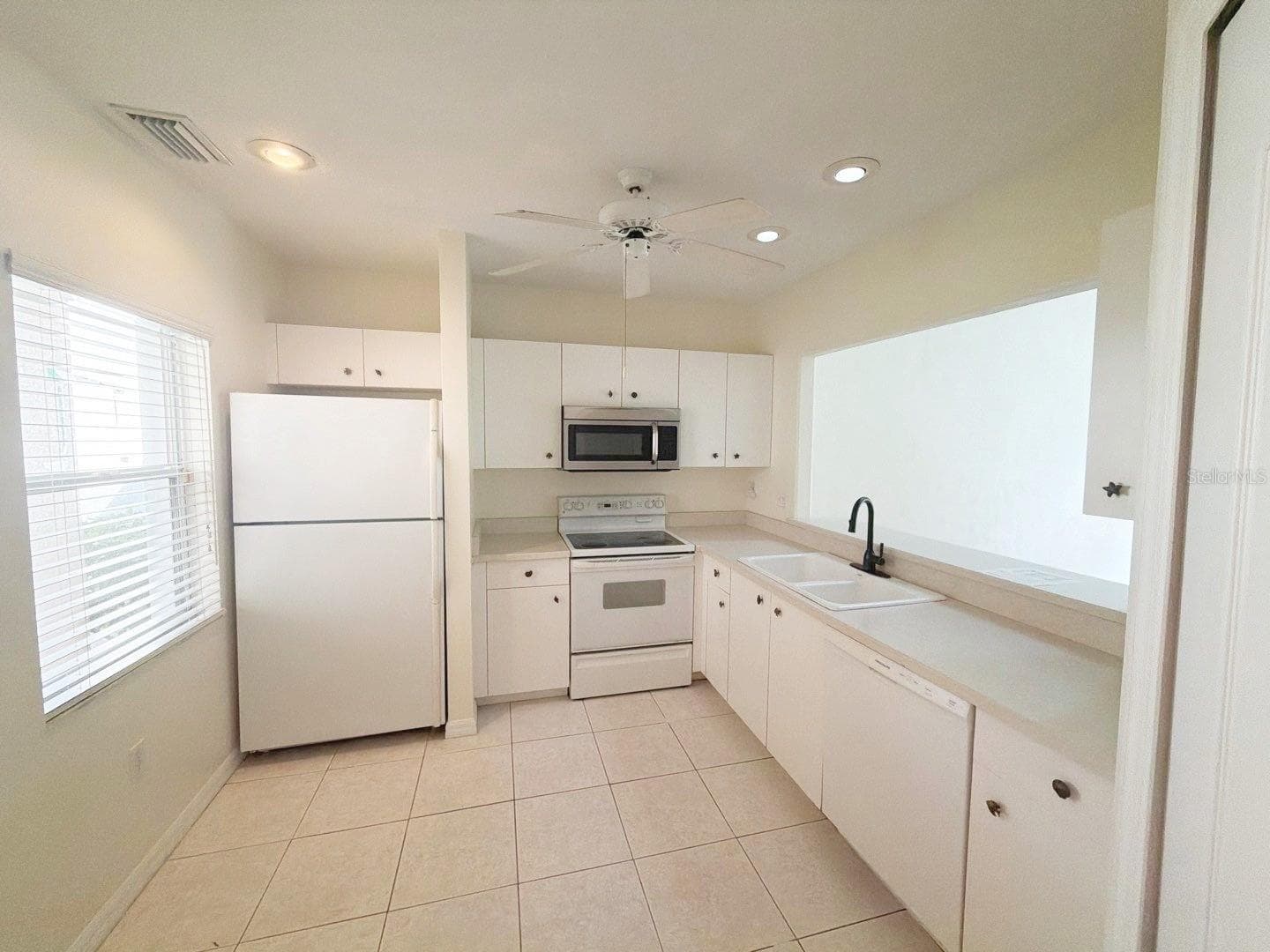Townhouse at 145 NATURE TRL, ORMOND BEACH, photo 2 of 28