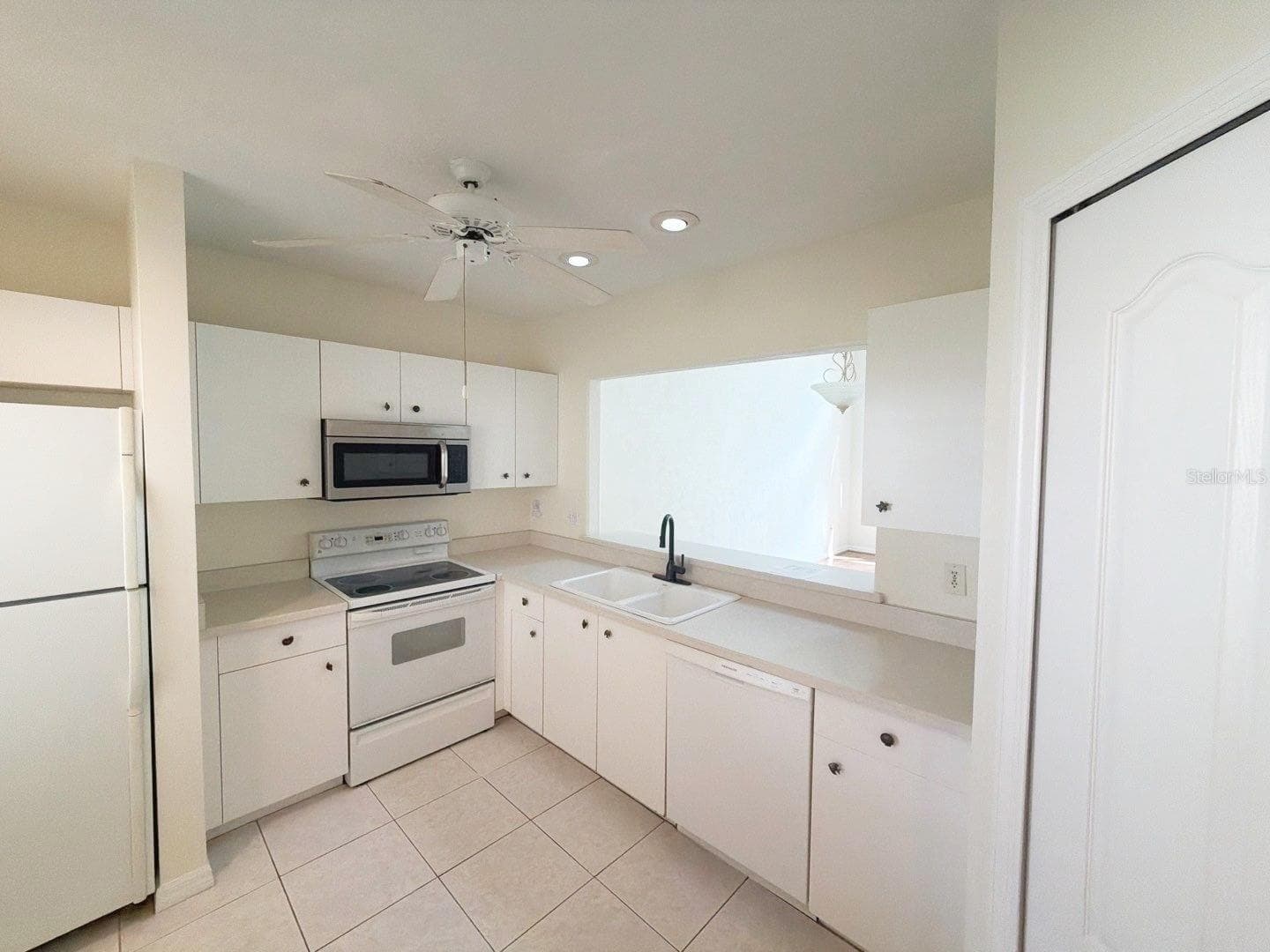 Townhouse at 145 NATURE TRL, ORMOND BEACH, photo 4 of 28