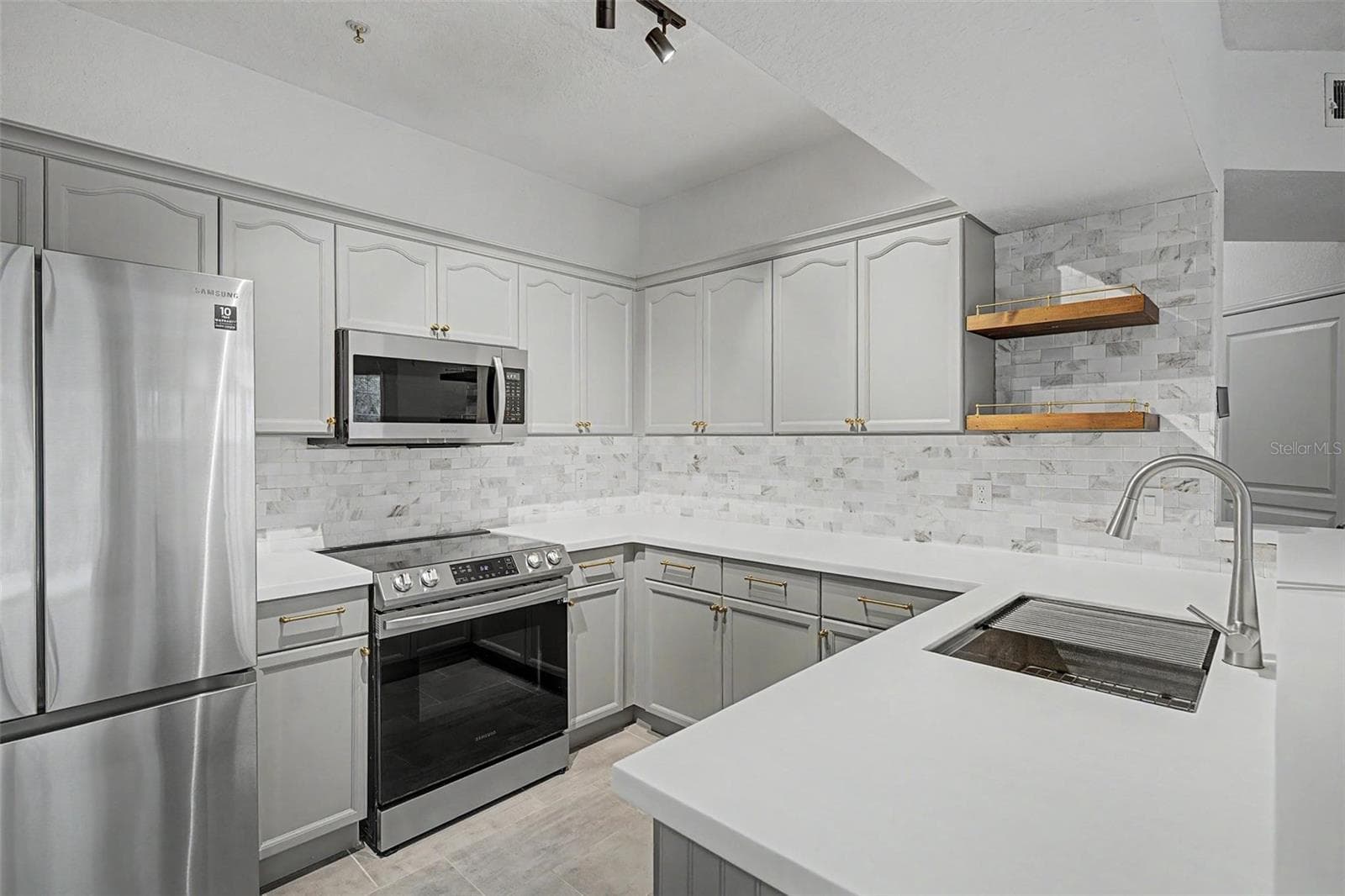 Condominium at 5125 PALM SPRINGS BLVD #6107, TAMPA, photo 11 of 46