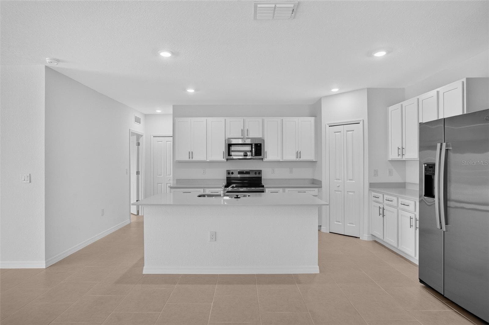 Single Family Residence at 3514 AMBERSWEET XING, PARRISH, photo 8 of 16
