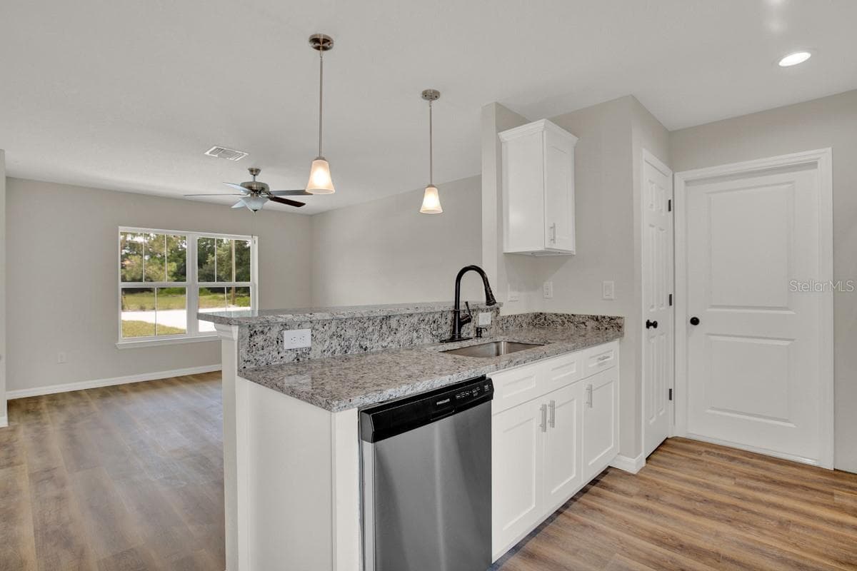 Similar model colors not exact** - 4818 GRAMPUS DR, SEBRING