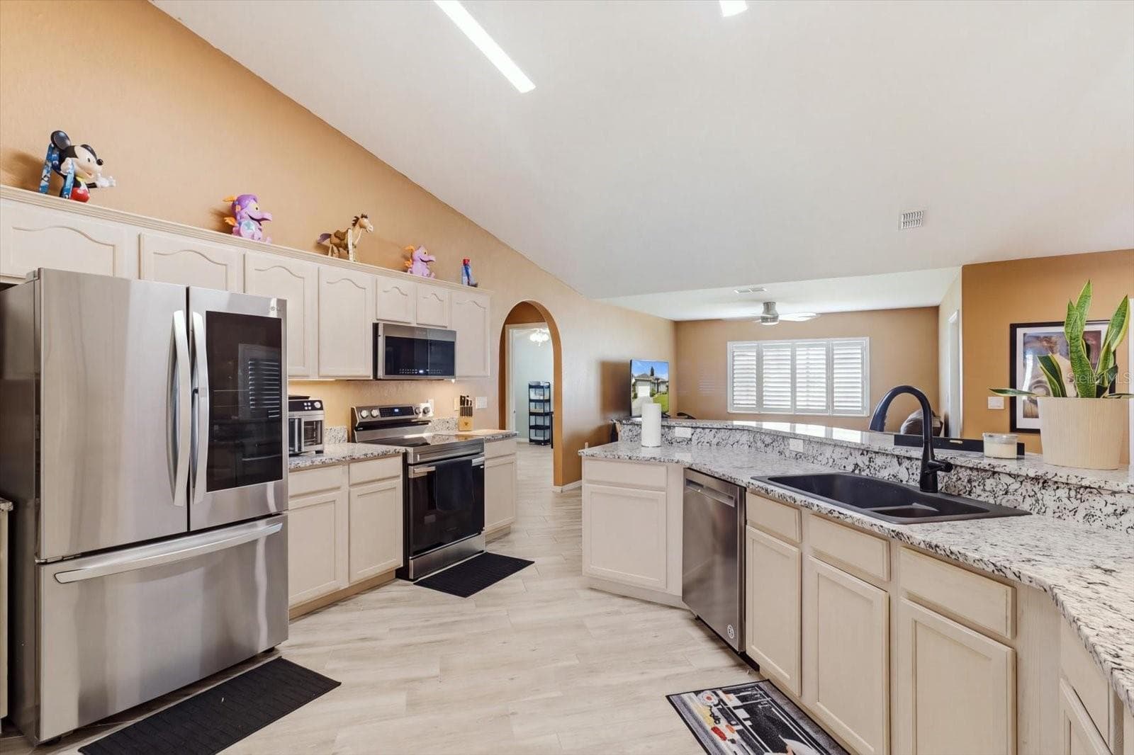 Single Family Residence at 11411 SW 138TH LN, DUNNELLON, photo 19 of 47
