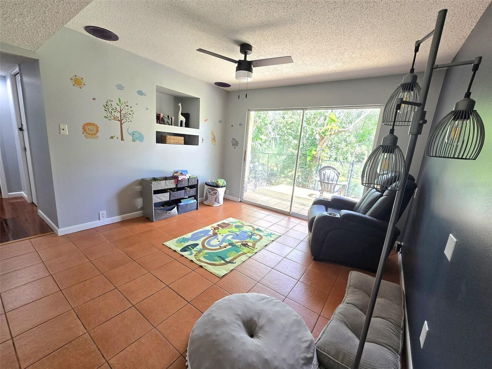 Single Family Residence at 111 OAK LEE DR, LUTZ, photo 27 of 32
