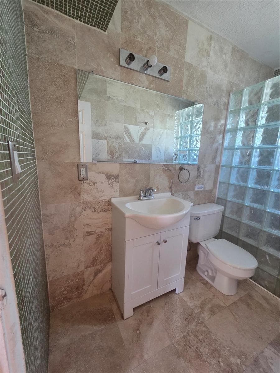 Single Family Residence at 350 N LEVIS AVE, TARPON SPRINGS, photo 28 of 47