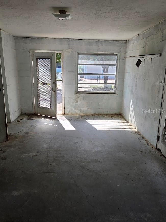 GARAGE - 350 N LEVIS AVE, TARPON SPRINGS