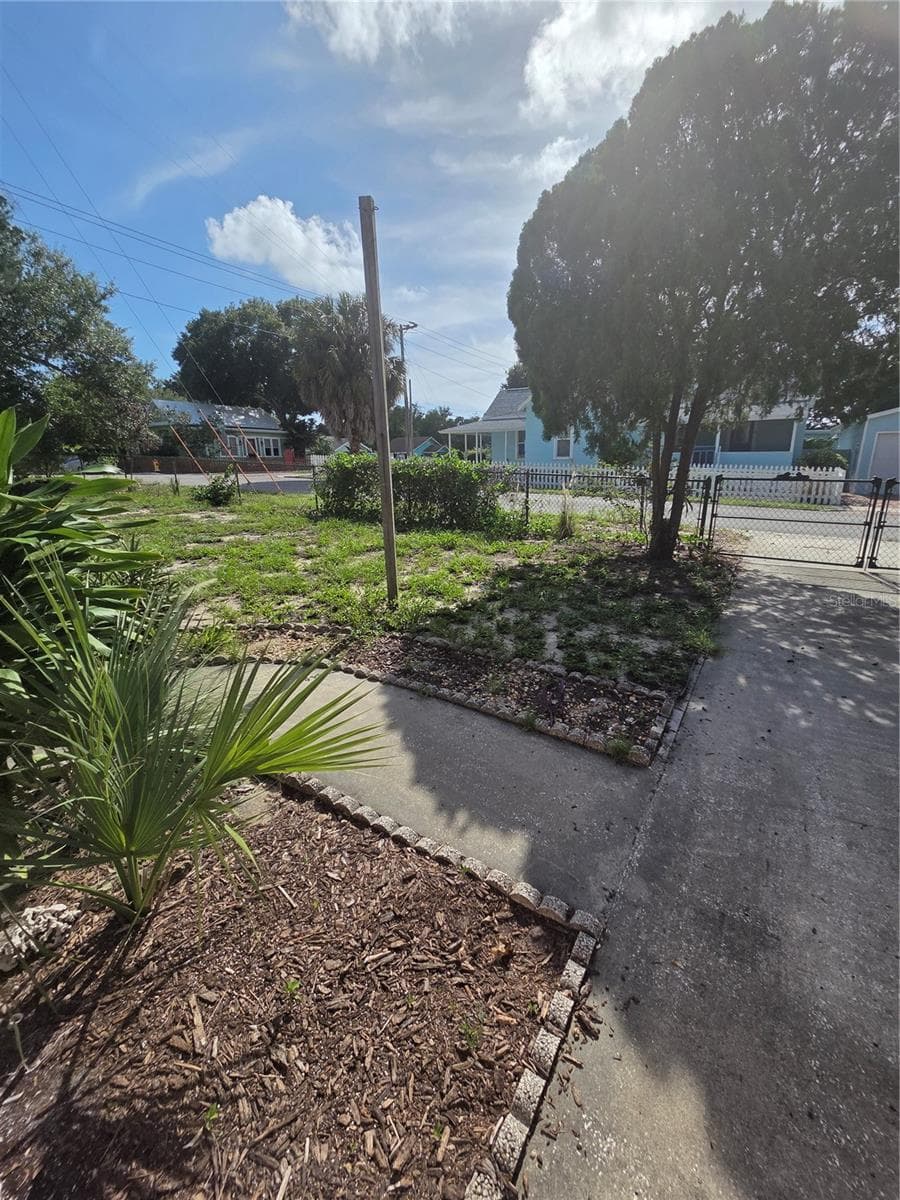 Single Family Residence at 350 N LEVIS AVE, TARPON SPRINGS, photo 37 of 47