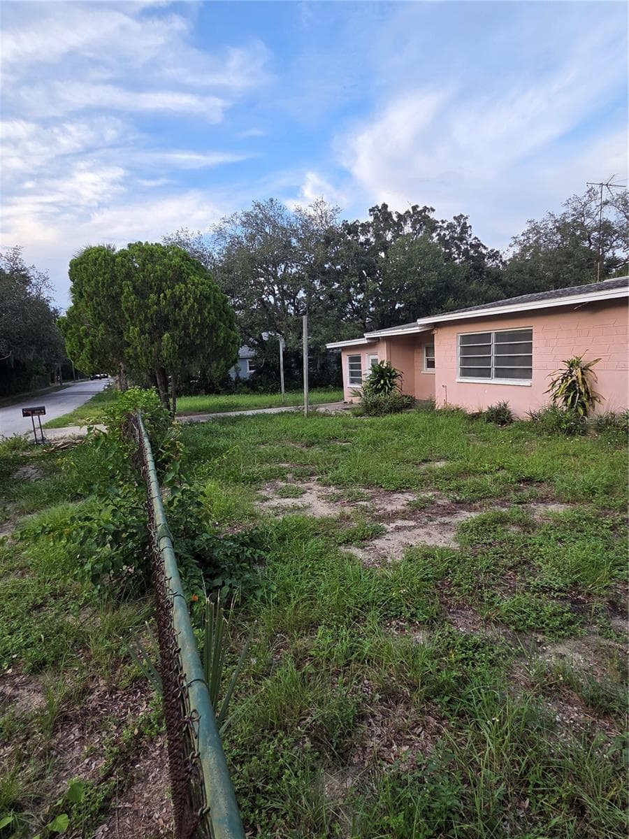 Single Family Residence at 350 N LEVIS AVE, TARPON SPRINGS, photo 43 of 47