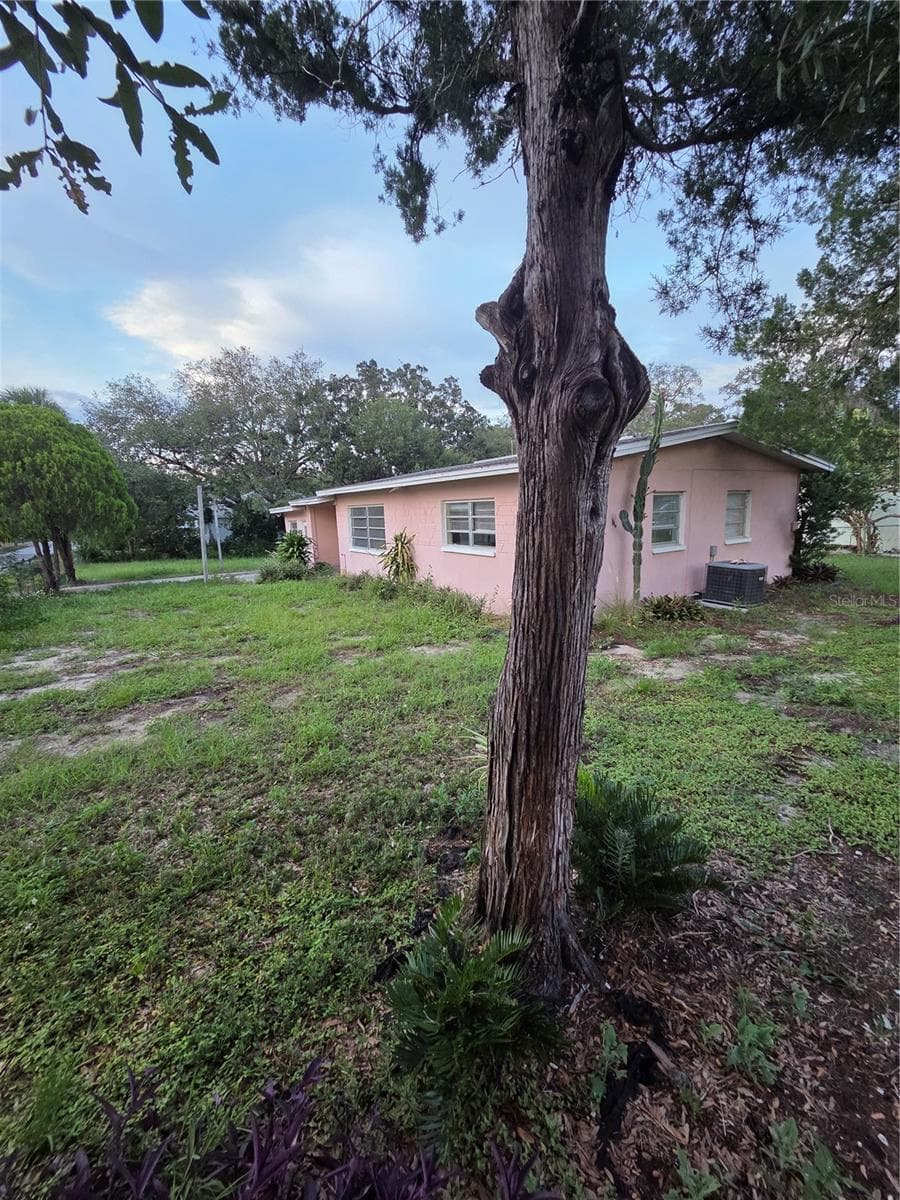 Single Family Residence at 350 N LEVIS AVE, TARPON SPRINGS, photo 42 of 47