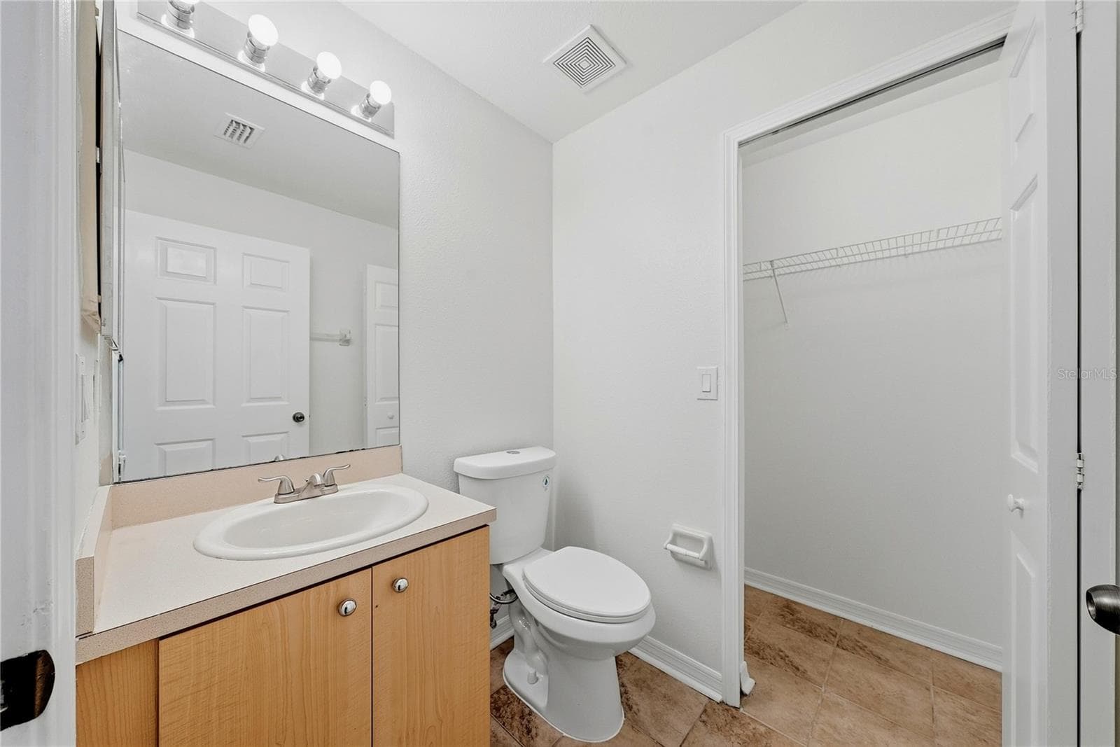 Single Family Residence at 11441 CRESTLAKE VILLAGE, RIVERVIEW, photo 20 of 32