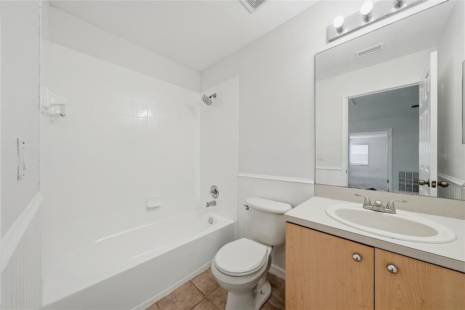 Single Family Residence at 11441 CRESTLAKE VILLAGE, RIVERVIEW, photo 21 of 32
