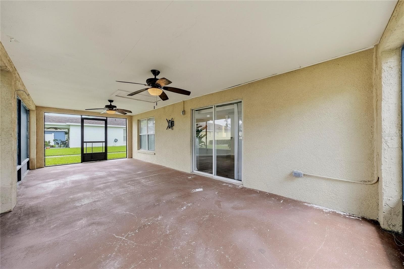Single Family Residence at 11441 CRESTLAKE VILLAGE, RIVERVIEW, photo 28 of 32