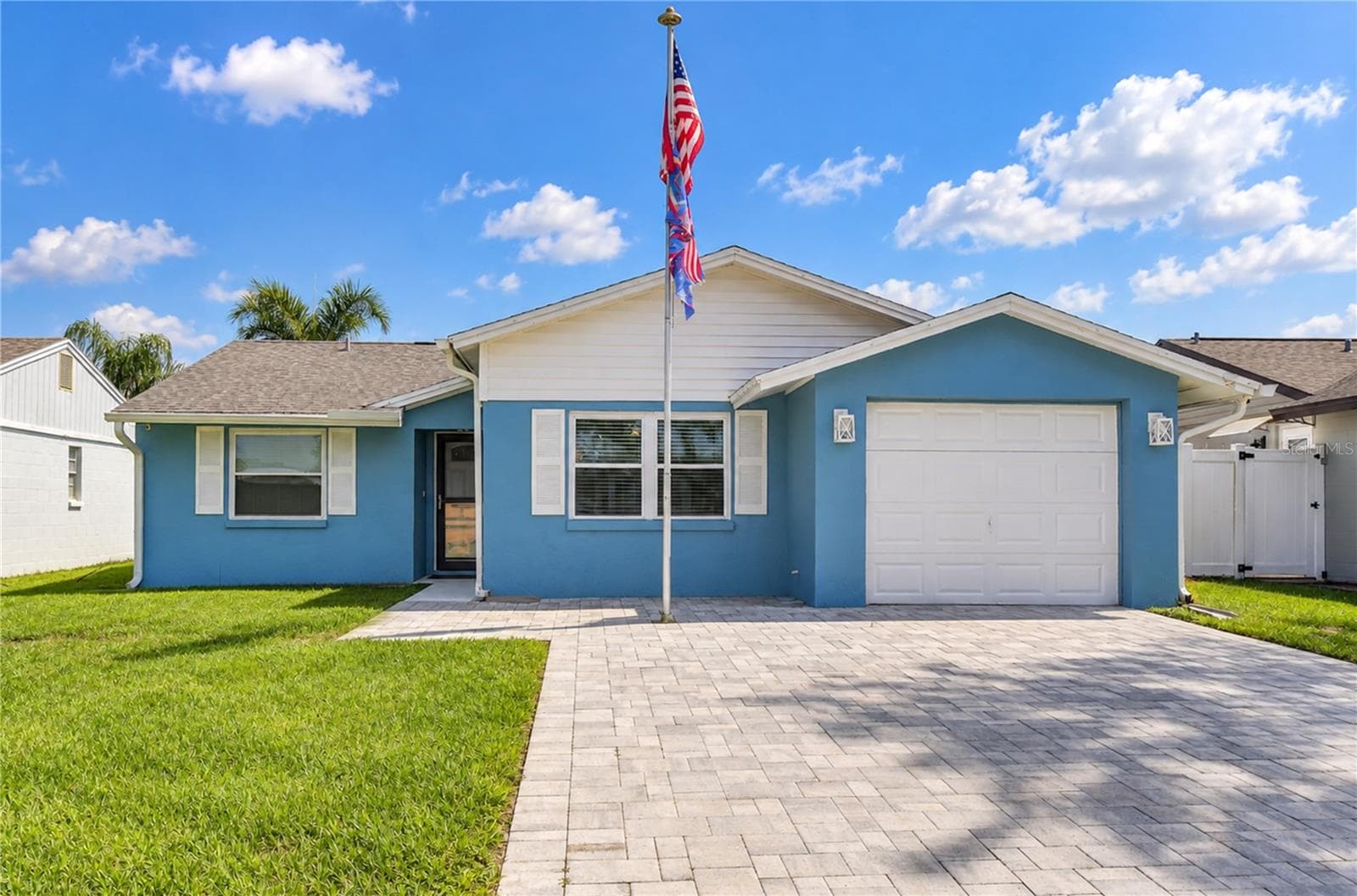 Single Family Residence at 12505 MONDRAGON DR, TAMPA, photo 2 of 47