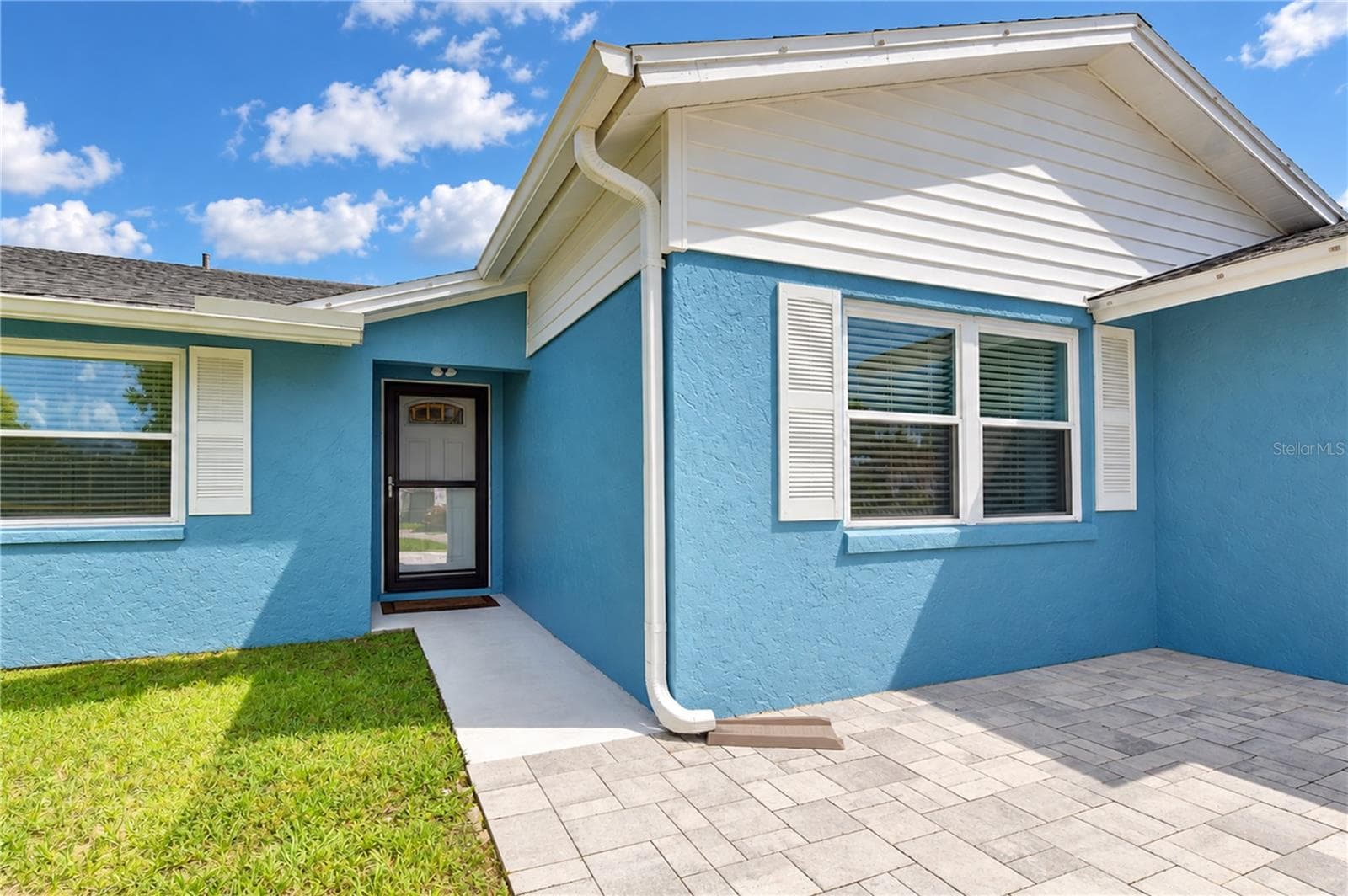 Single Family Residence at 12505 MONDRAGON DR, TAMPA, photo 5 of 47