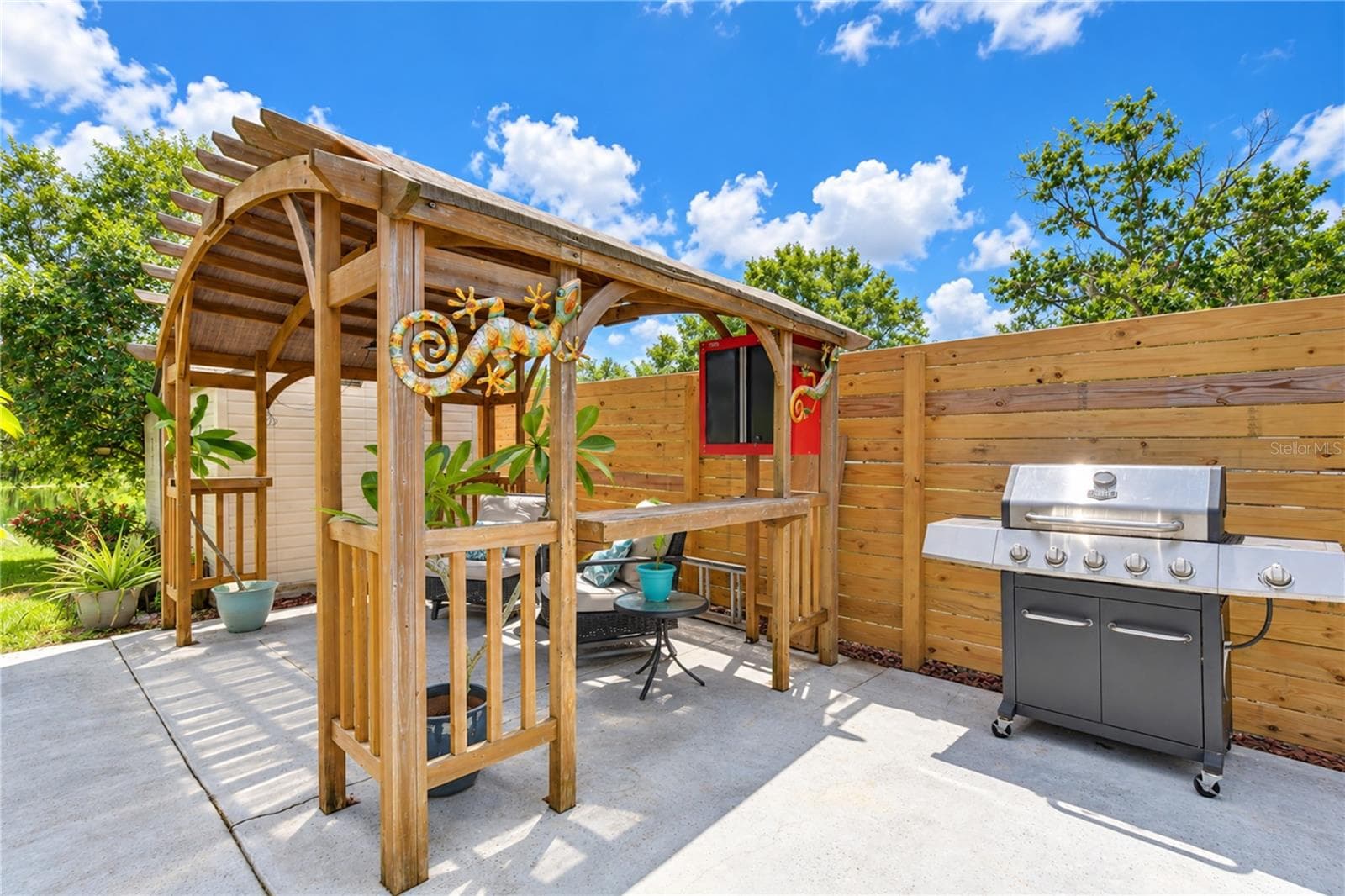 Single Family Residence at 12505 MONDRAGON DR, TAMPA, photo 7 of 47