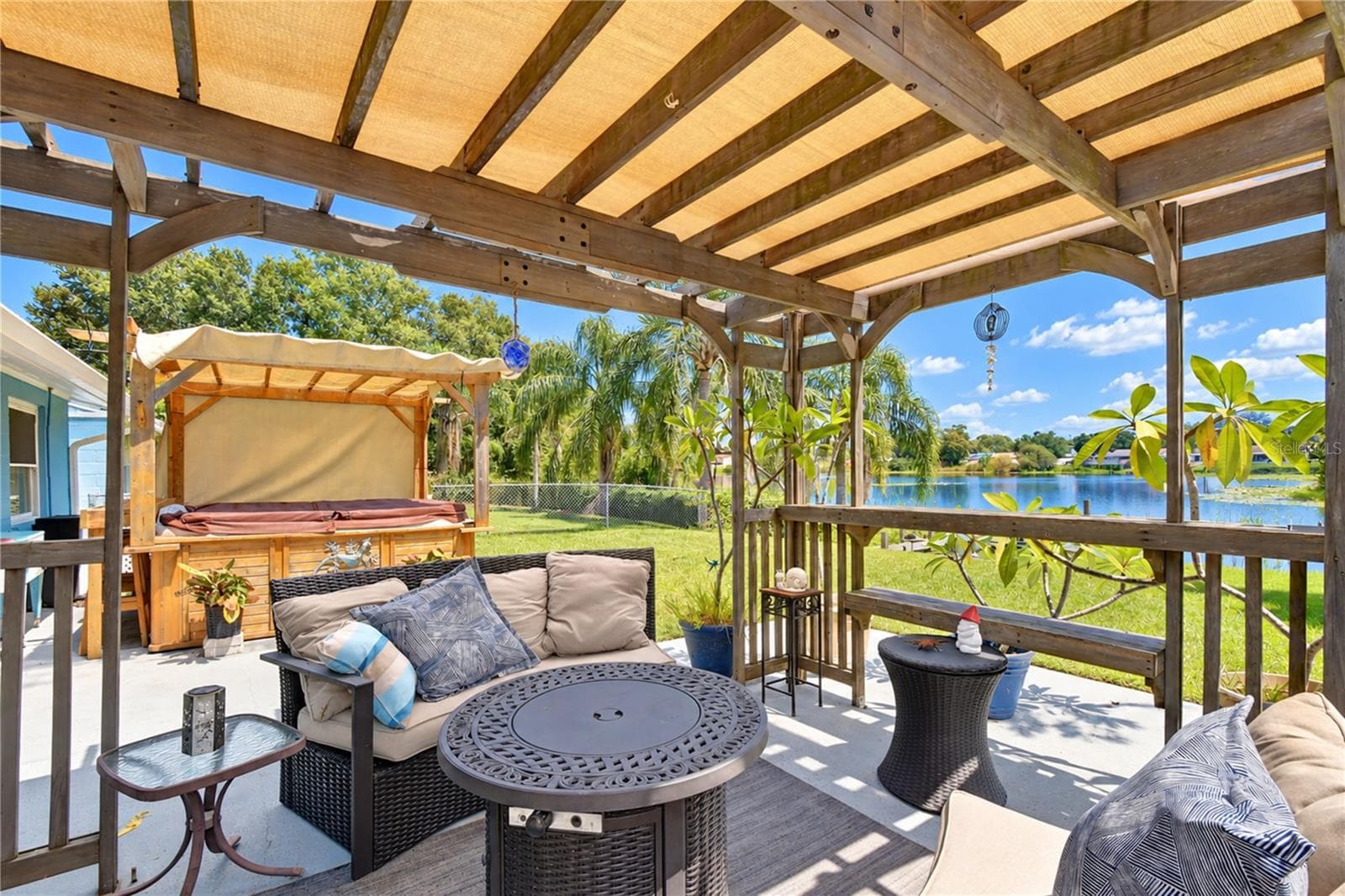 Single Family Residence at 12505 MONDRAGON DR, TAMPA, photo 9 of 47