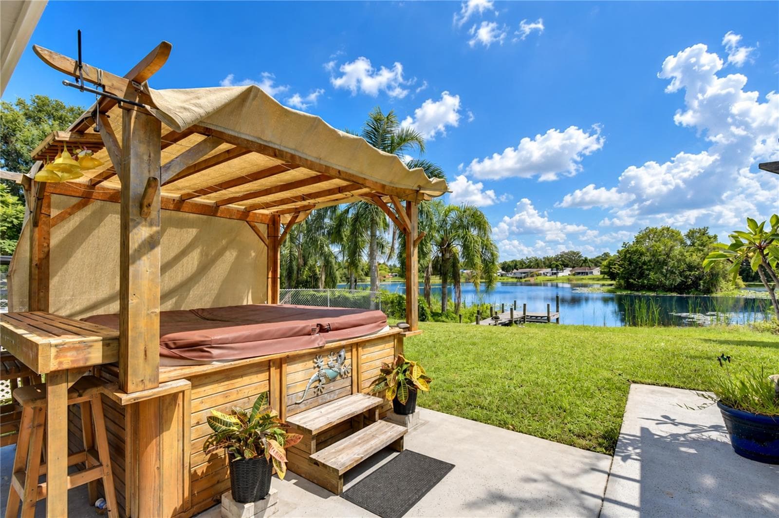 Single Family Residence at 12505 MONDRAGON DR, TAMPA, photo 10 of 47