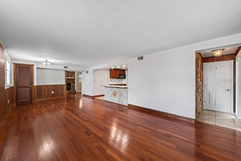 Single Family Residence at 11005 N 27TH ST, TAMPA, photo 6 of 69
