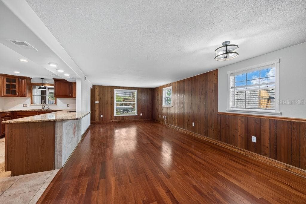Single Family Residence at 11005 N 27TH ST, TAMPA, photo 9 of 69