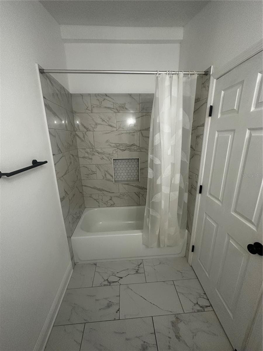 2nd bath - 3902 N SUWANEE AVE, TAMPA