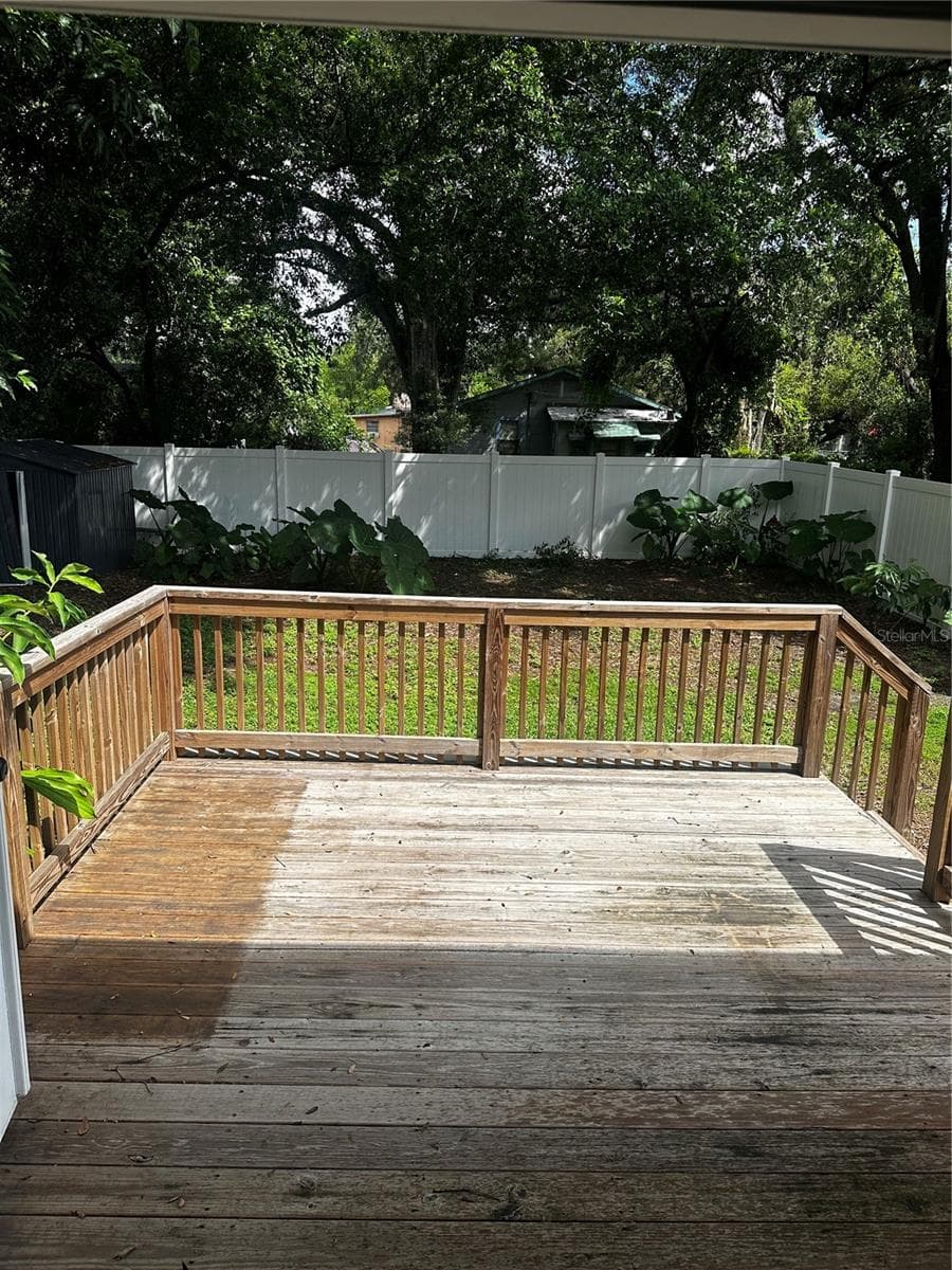 deck off primary - 3902 N SUWANEE AVE, TAMPA
