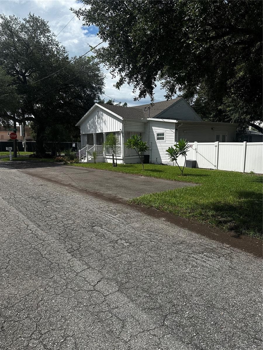Single Family Residence at 3902 N SUWANEE AVE, TAMPA, photo 22 of 22