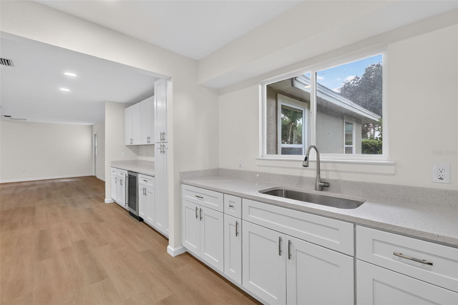EXTRA SINK IN BUTLER'S PANTRY/PREP AREA. TONS OF CABINET SPACE. - 11041 SE 174TH LOOP, SUMMERFIELD