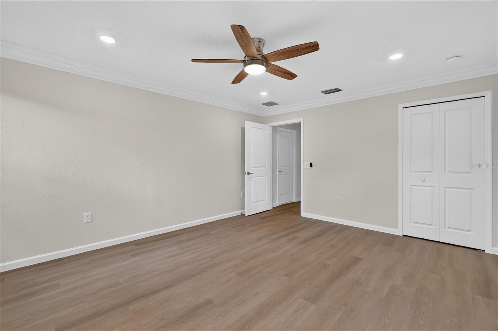 DOUBLE PRIMARY BR WITH BUILT IN CLOSET AND WALK IN CLOSET - 11041 SE 174TH LOOP, SUMMERFIELD