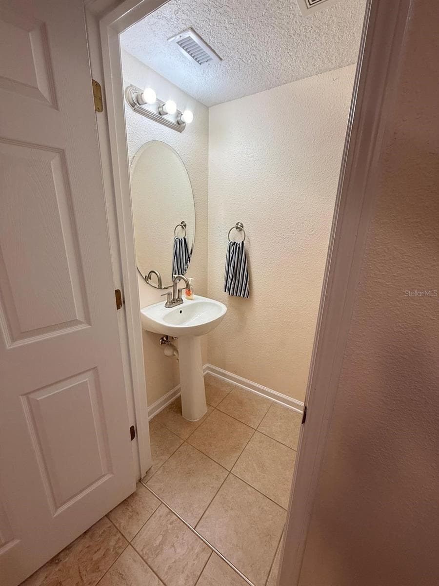 Townhouse at 5922 BRICE CT, JACKSONVILLE, photo 5 of 29