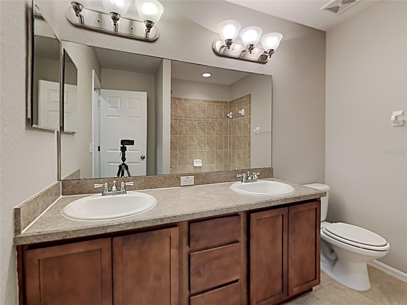 Single Family Residence at WIMAUMA, photo 13 of 15
