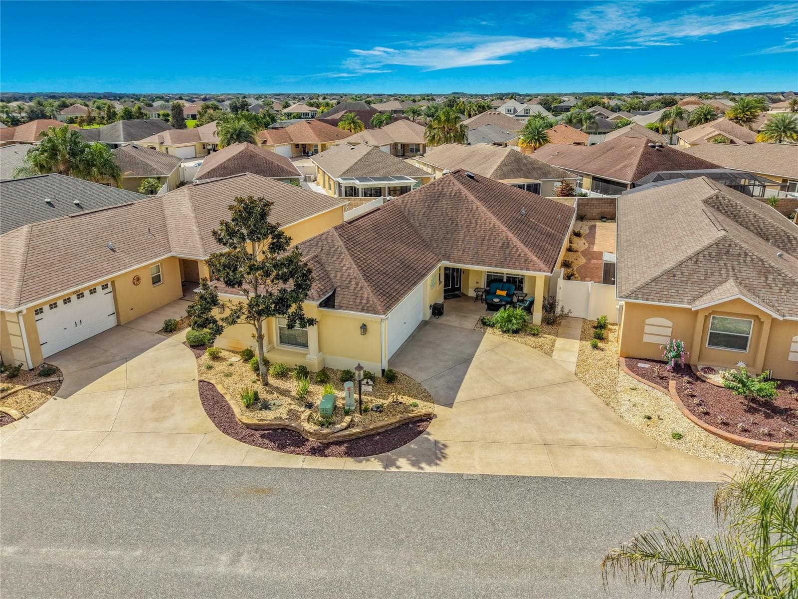 Villa at 1068 BECKER AVE, THE VILLAGES, photo 5 of 53