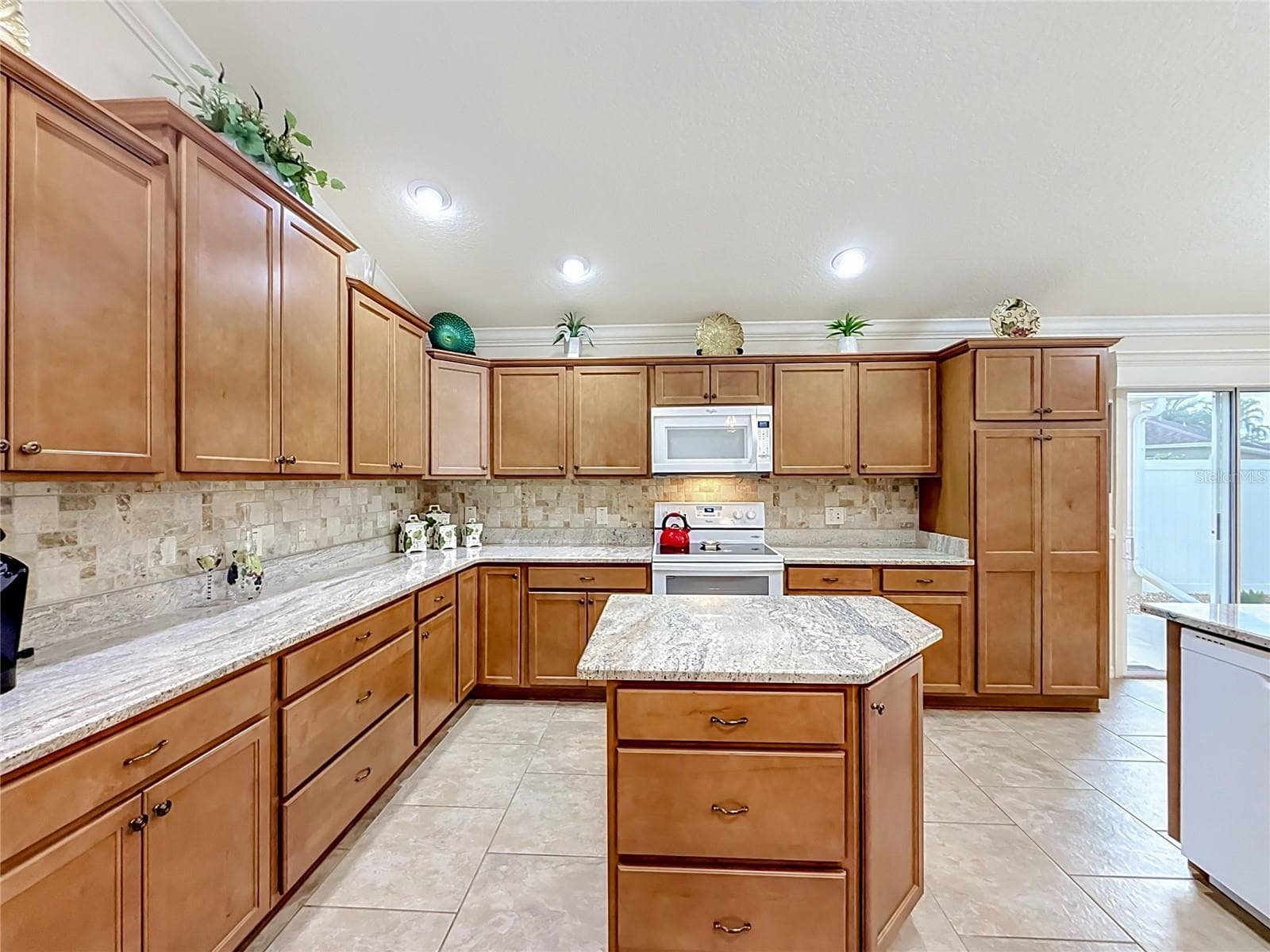 Villa at 1068 BECKER AVE, THE VILLAGES, photo 11 of 53