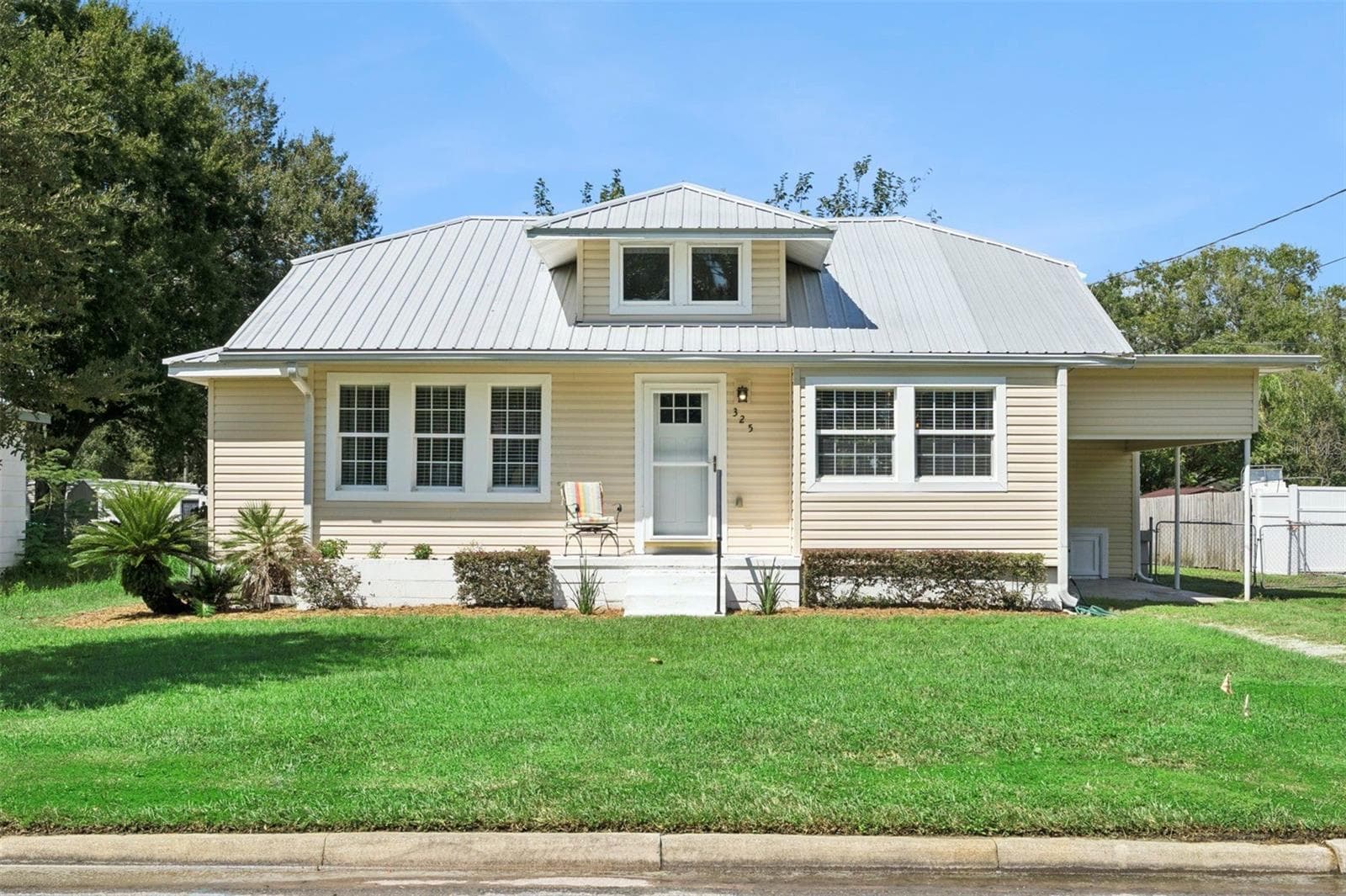325 W NEWELL ST