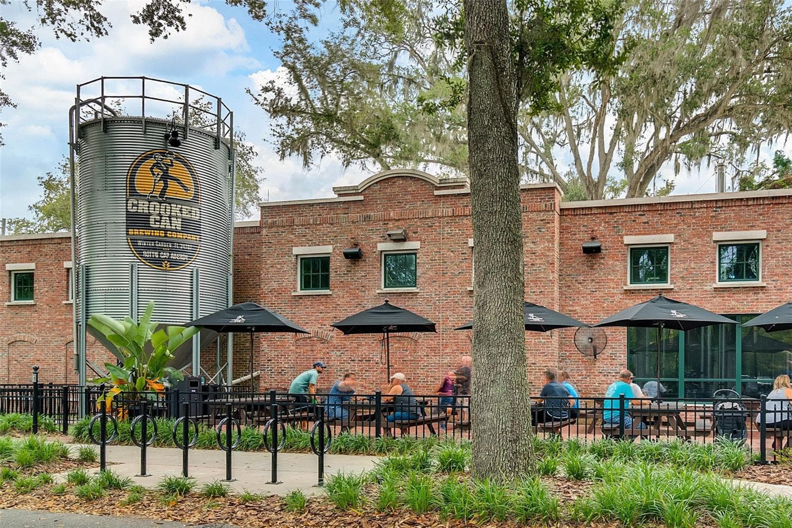 Crooked Can Brewery - 325 W NEWELL ST, WINTER GARDEN