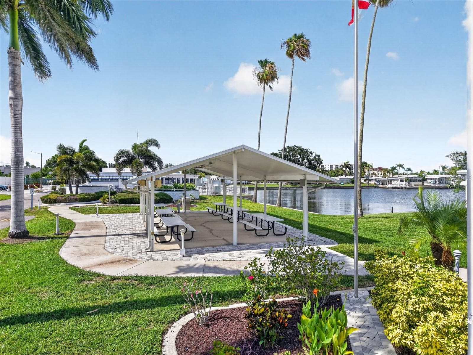 Mobile Home at 18675 US HIGHWAY 19 N #311, CLEARWATER, photo 26 of 29