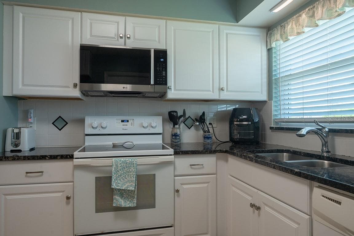 Single Family Residence at 4535 GREAT LAKES DR S, CLEARWATER, photo 14 of 35