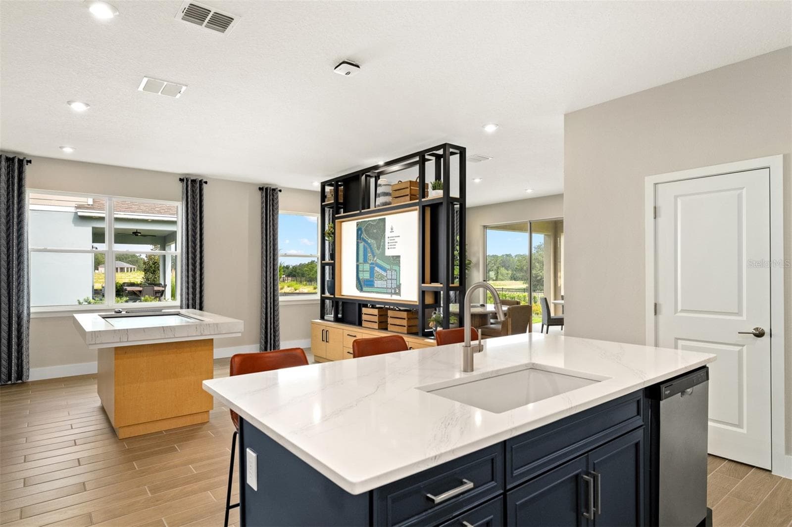 Rainwood Pinnacle Model Kitchen - 370 FREE RANGE DR, GROVELAND