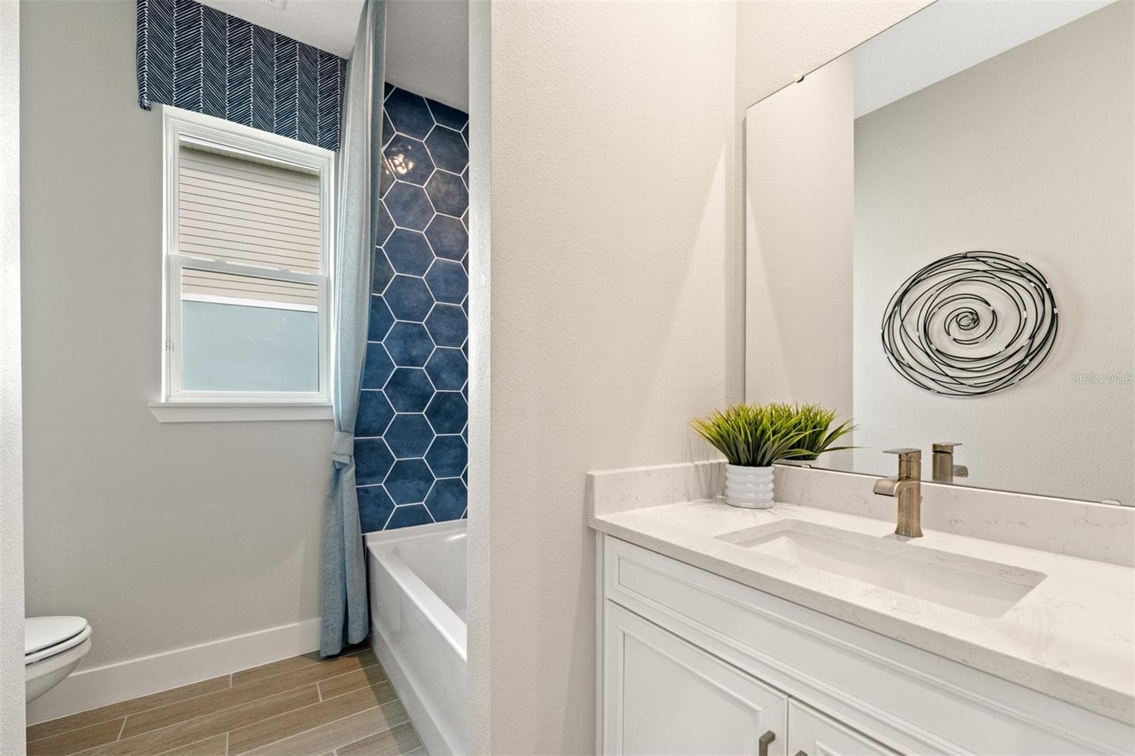 Rainwood Pinnacle Model Bathroom 2 - 370 FREE RANGE DR, GROVELAND
