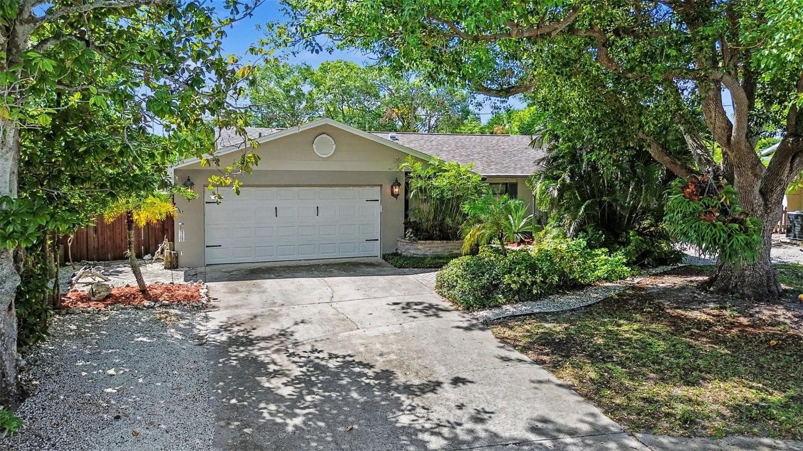 508 WHITE OAK DR