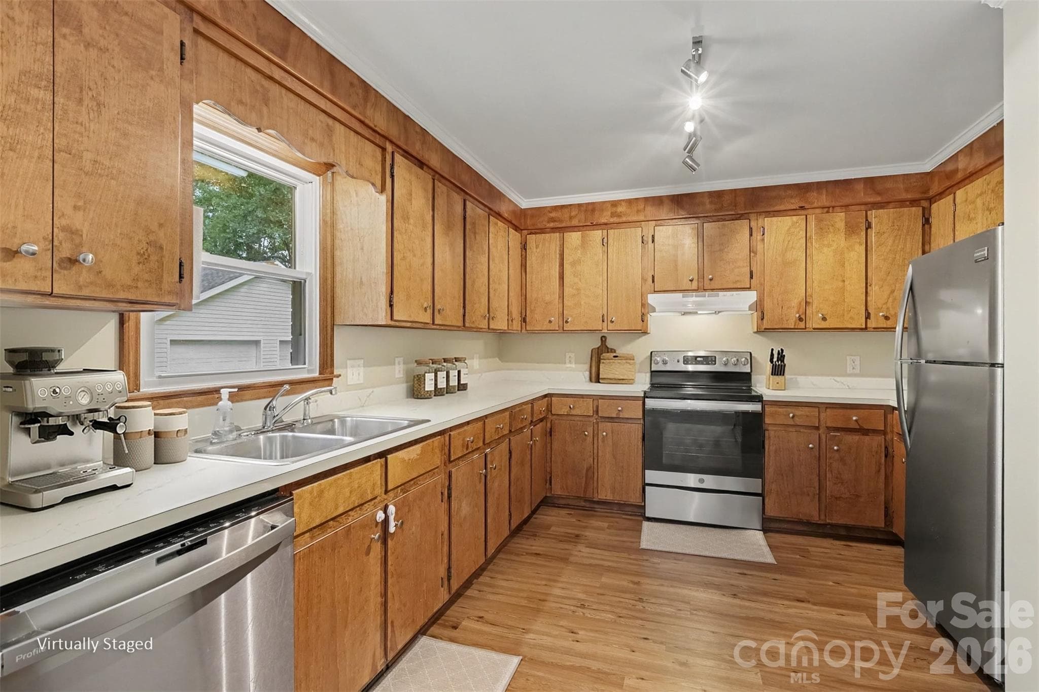 Efficient layout in the kitchen with window overlooking the bak yard. - 248 Hillcrest Avenue, Rock Hill