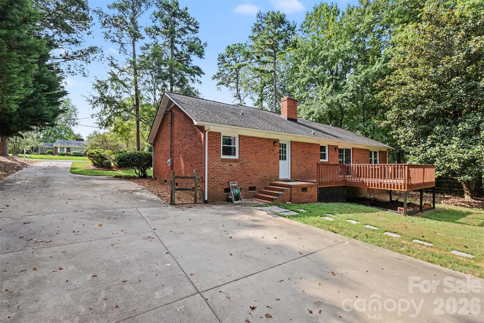 Ample parking space for all! - 248 Hillcrest Avenue, Rock Hill