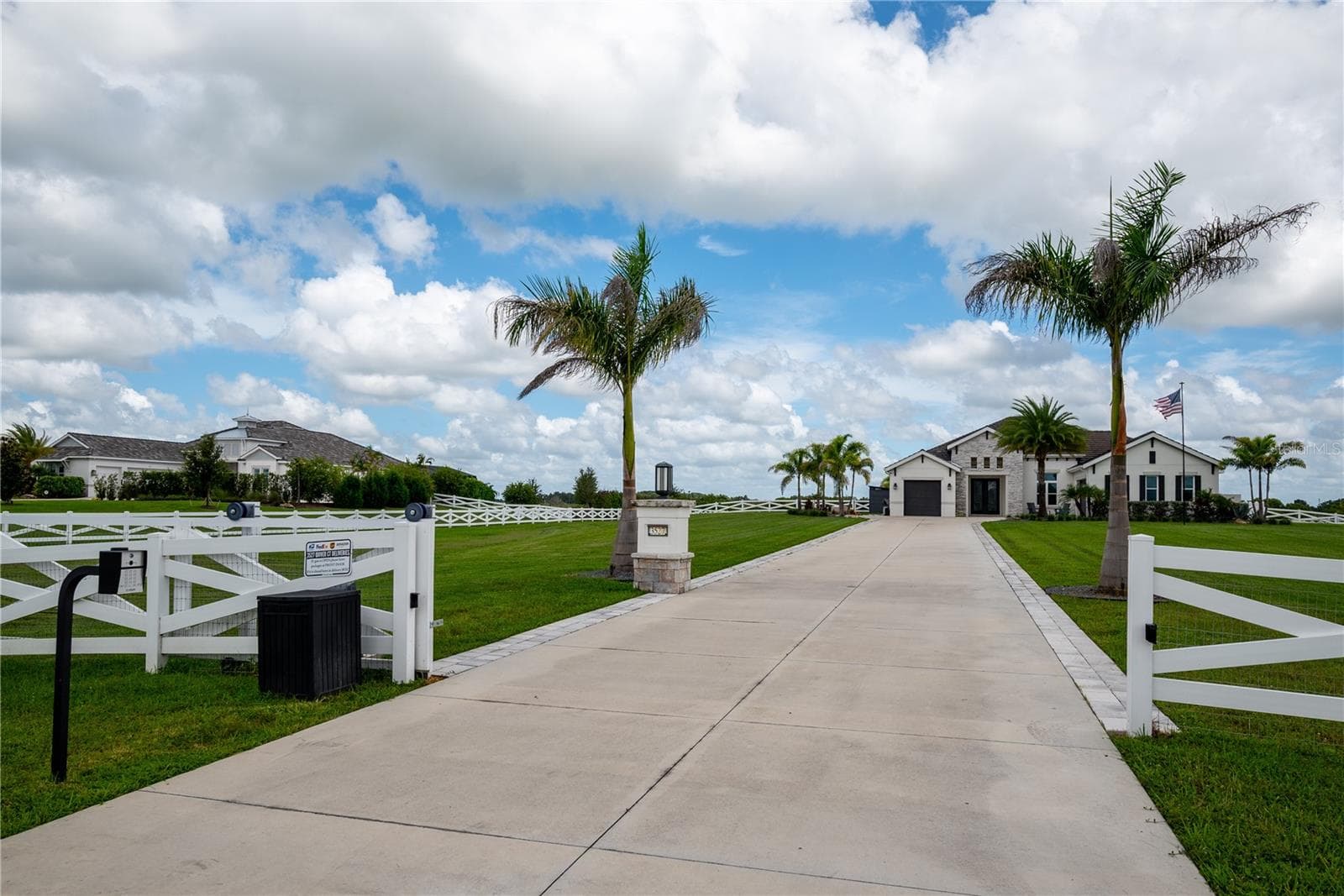 Single Family Residence at 3527 QUIVER CT, SARASOTA, photo 4 of 64