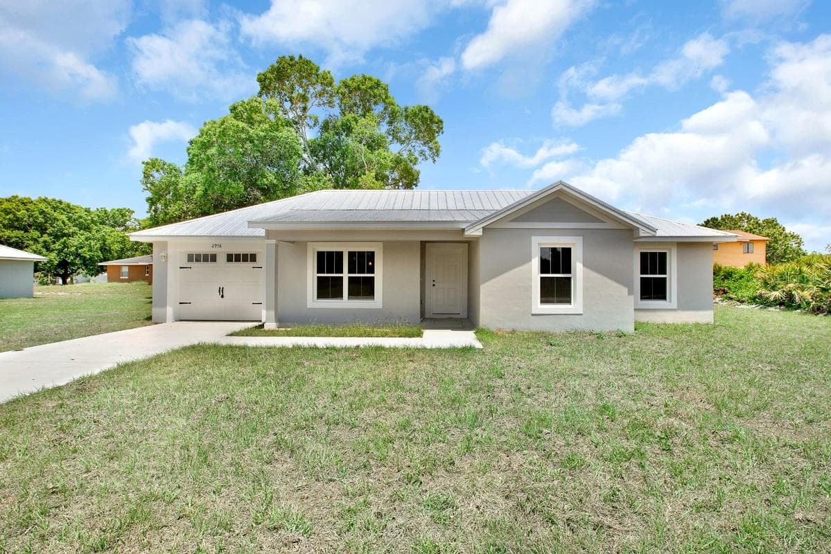 2900 W KEVIN RD