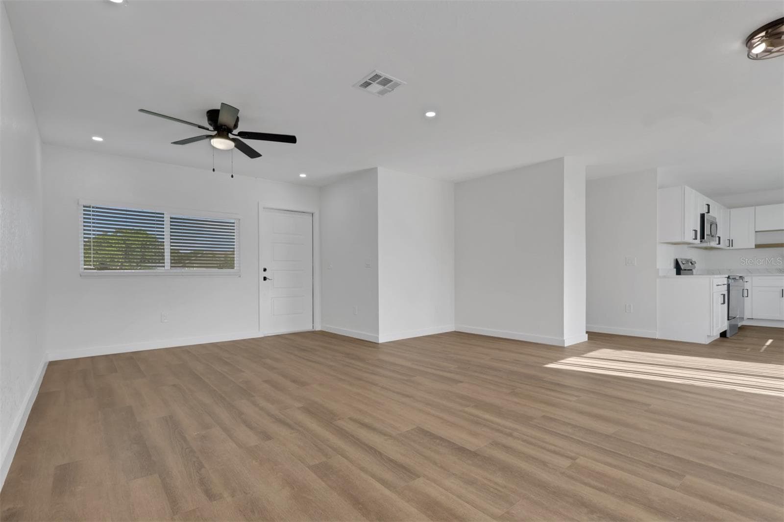 Single Family Residence at 6121 MYRTLEWOOD RD, NORTH PORT, photo 4 of 28