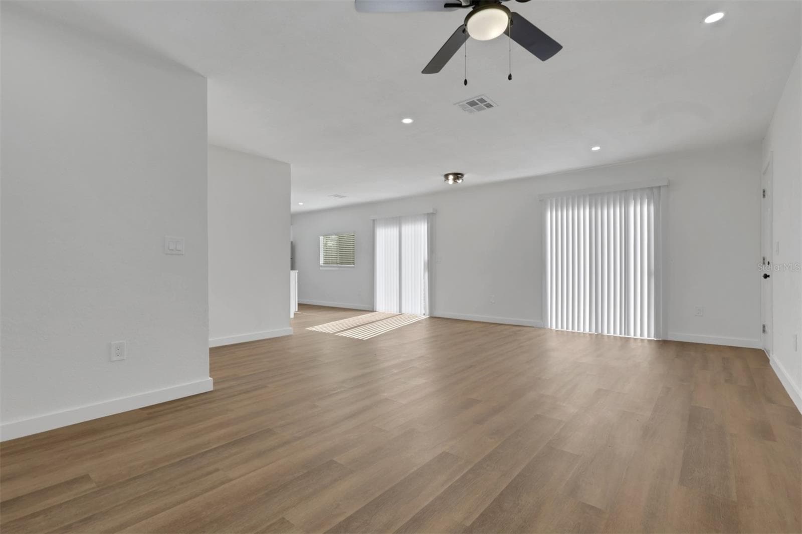 Single Family Residence at 6121 MYRTLEWOOD RD, NORTH PORT, photo 5 of 28