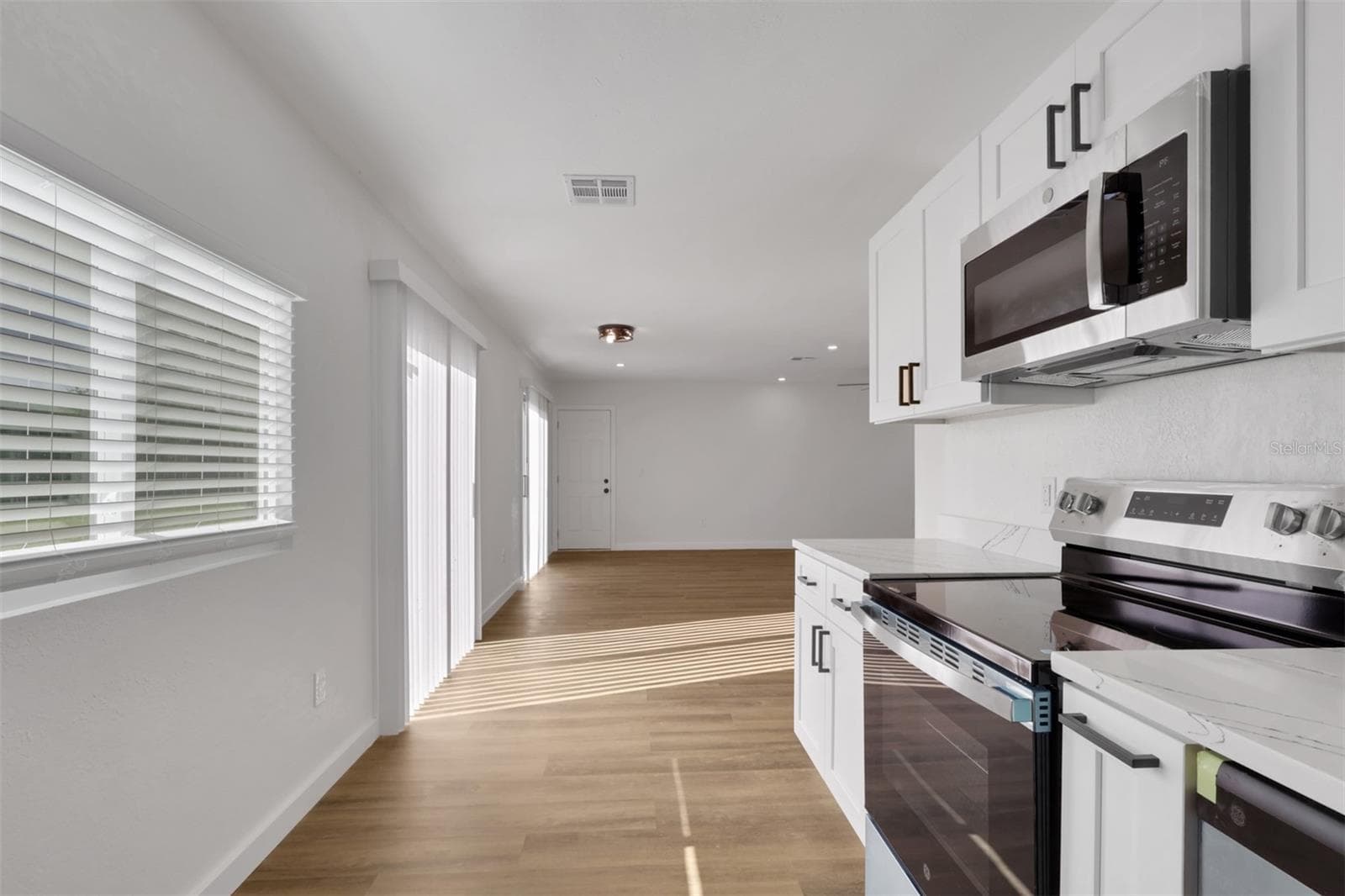 Single Family Residence at 6121 MYRTLEWOOD RD, NORTH PORT, photo 11 of 28