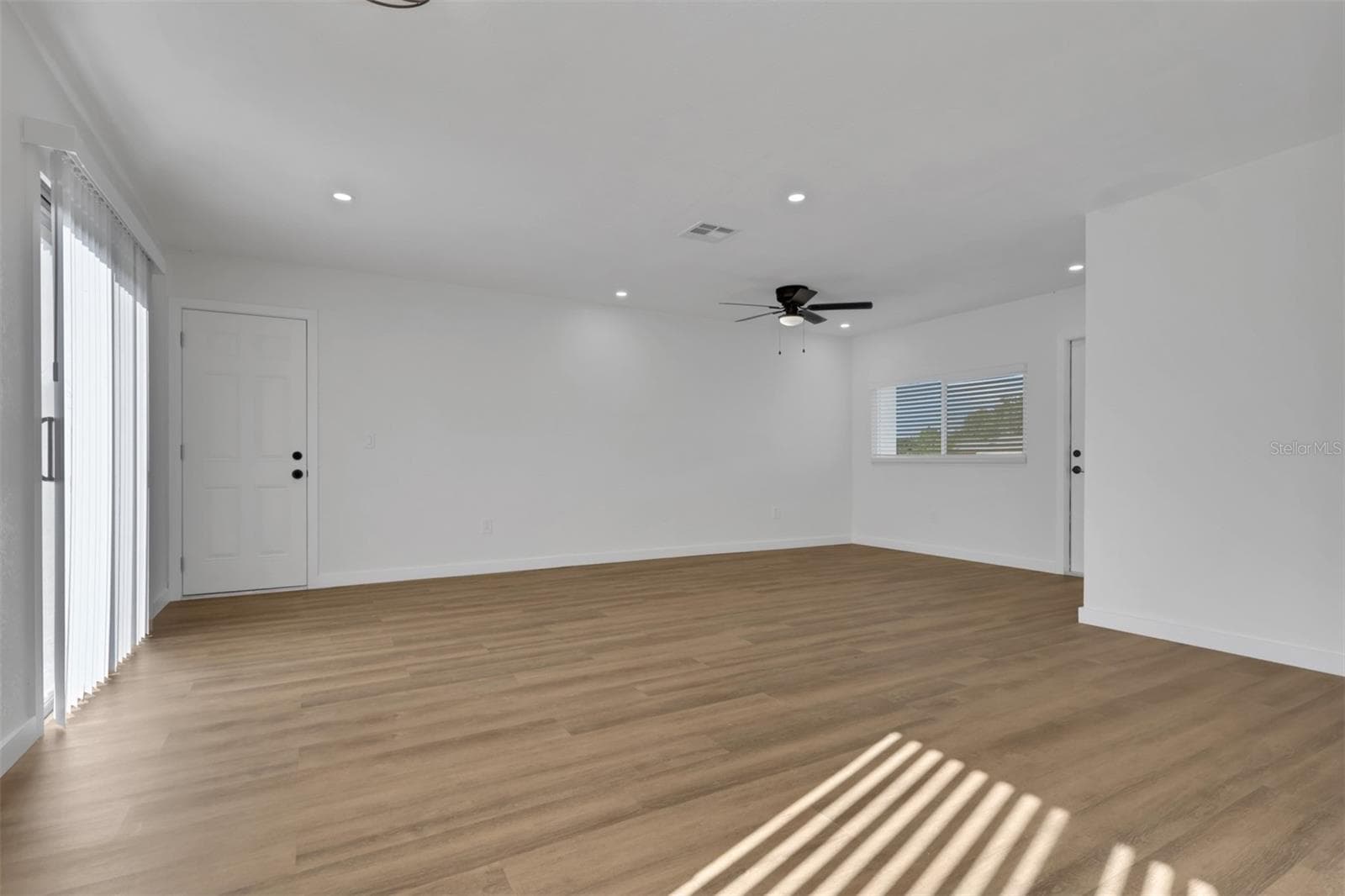 Single Family Residence at 6121 MYRTLEWOOD RD, NORTH PORT, photo 18 of 28
